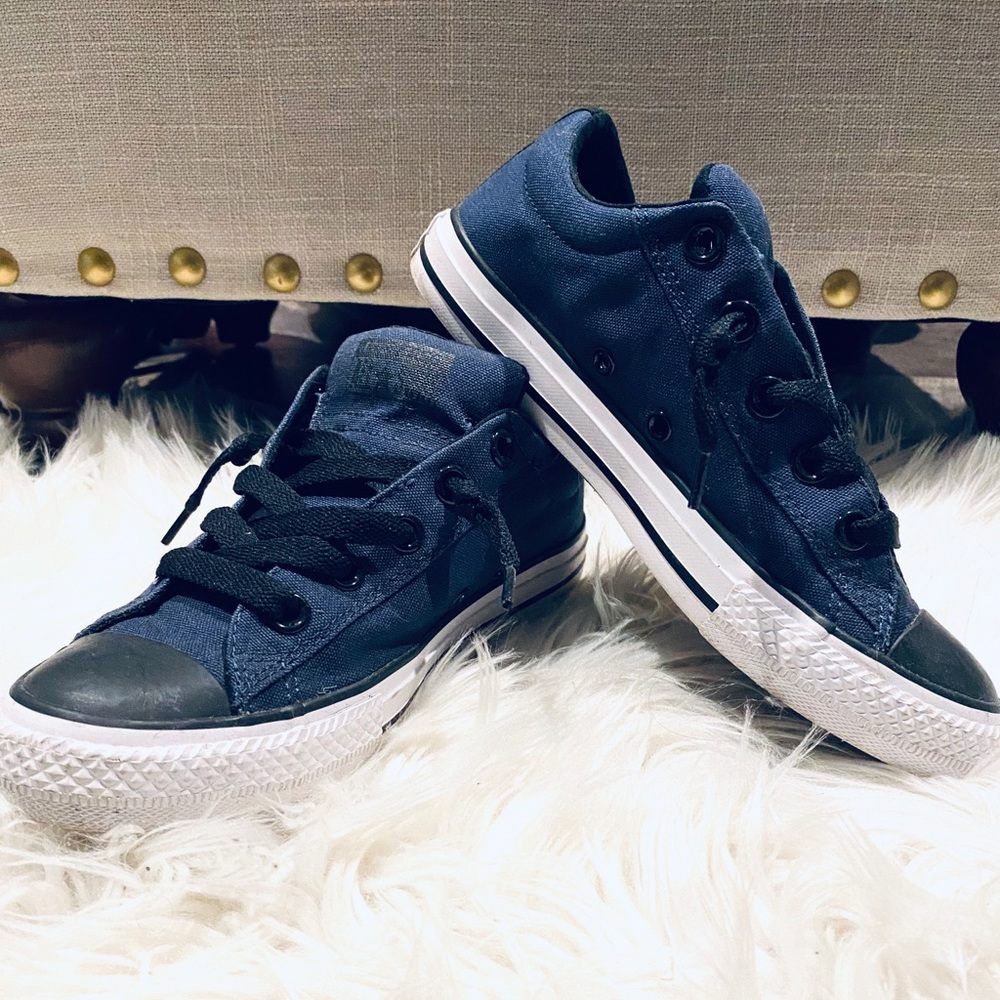 Navy and Black Converse Slip-on low top Sneakers
